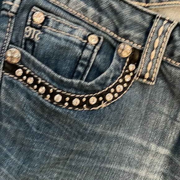 Miss Me Boot Cut Jeans with Embellished Pockets - Picture 4 of 9